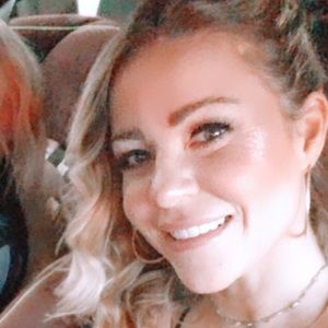 Meet your Posher, Caitlin